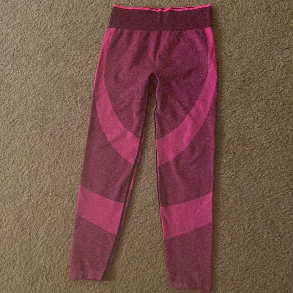 PINK leggings.  Seamless